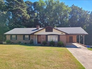 Building Photo - 714 Dandridge Dr