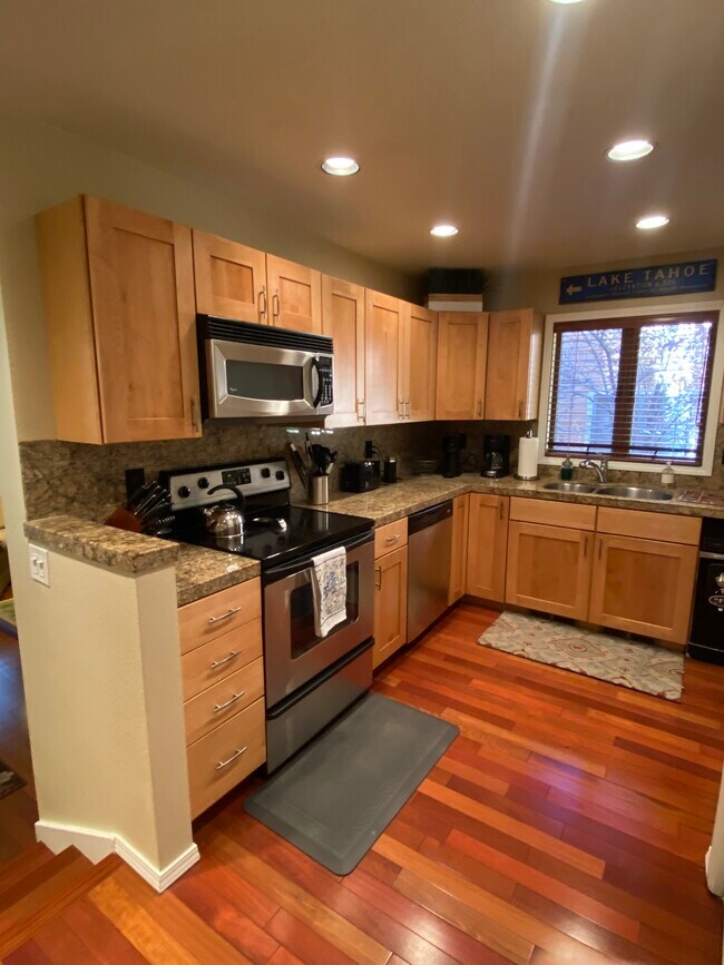 Kitchen - 931 Incline Way