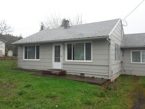 Building Photo - 925 Ash St