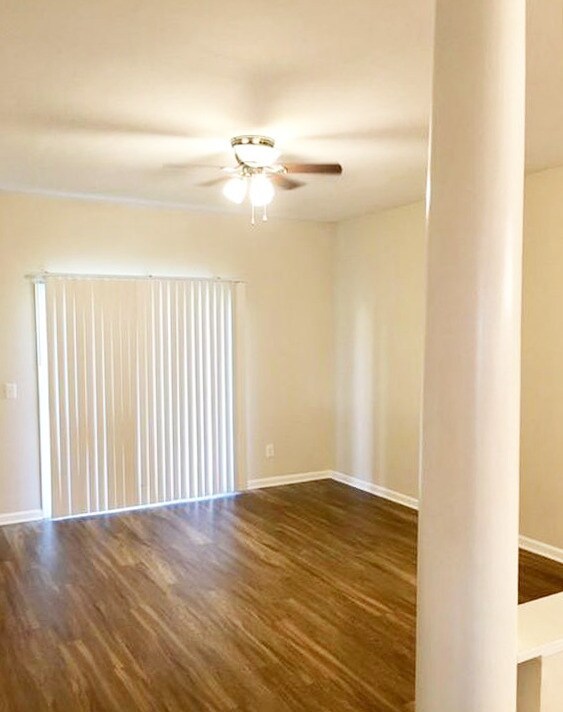 Livingroom - 4629 McClelland Dr