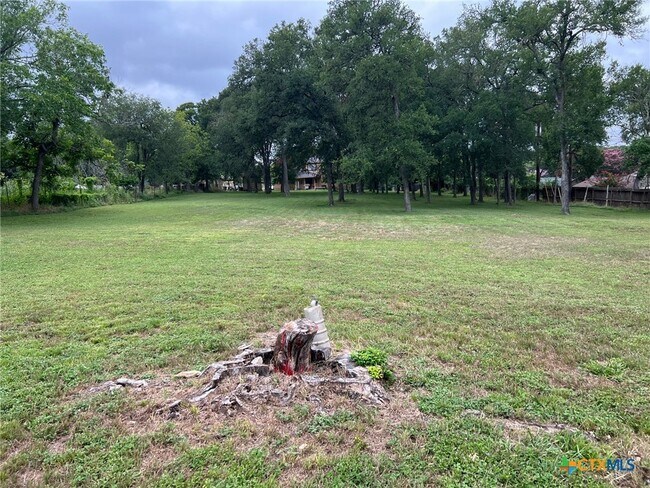 Foto del edificio - 408 W Holland St