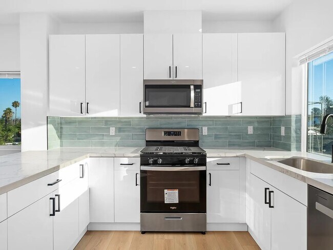 Foto del edificio - 5661 Campanile Way