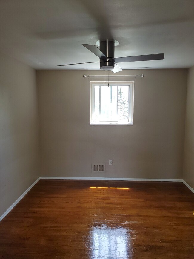 Foto del edificio - 251 Sebring Ave