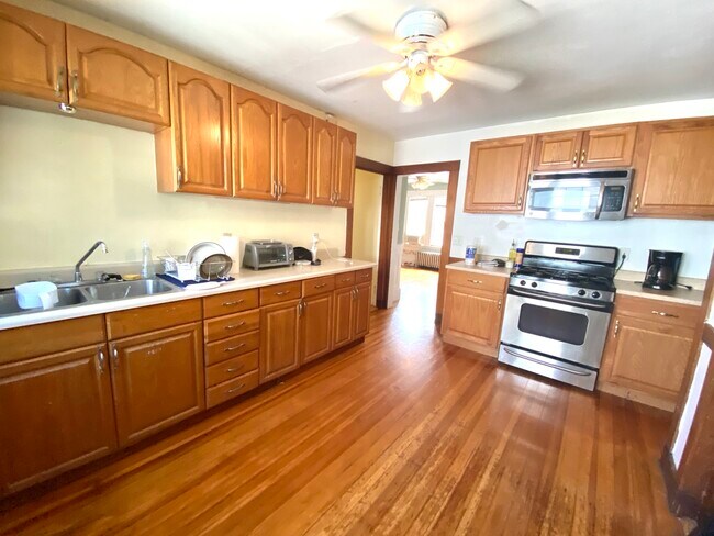 Foto del edificio - 29 Oak Square Ave