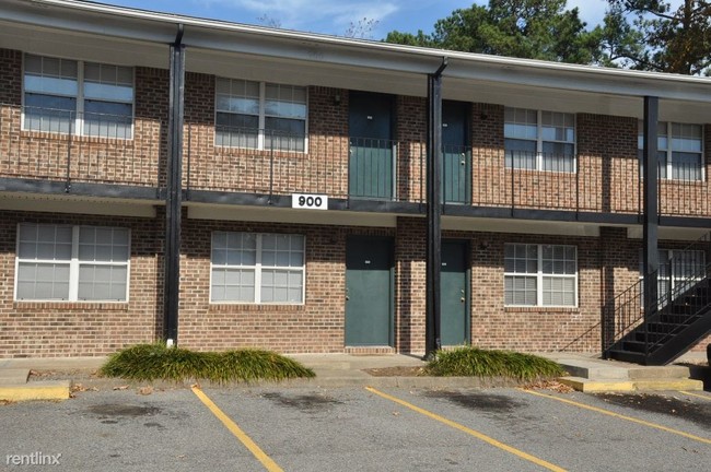 Building Photo - 900 Barberton Ct