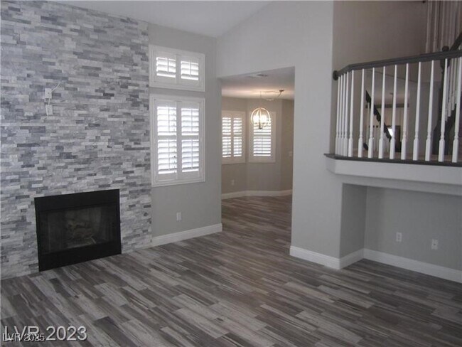 Foto del edificio - 2058 Smoketree Village Cir