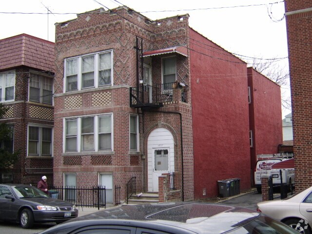 Building Photo 1/19/07 - 1827 Haight Ave