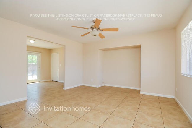 Foto del edificio - 3237 E Windsor Ave
