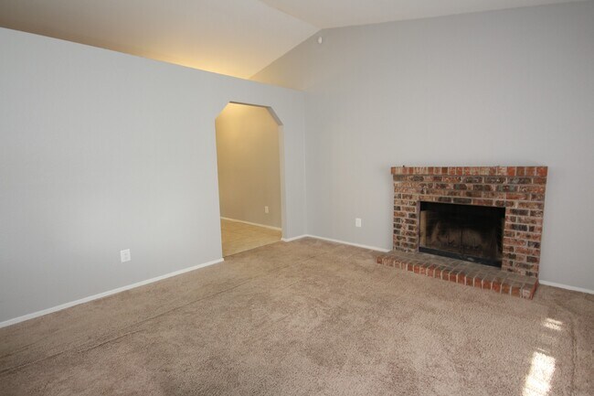Foto del edificio - Wonderful split entry home! 4 bedrooms - 3...