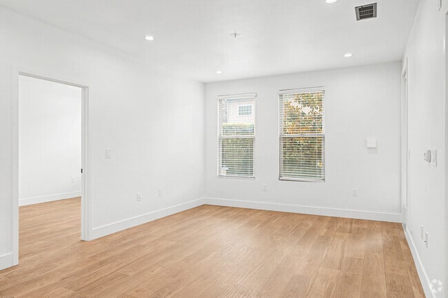 2 habitaciones, 2 baños - 960 pies cuadrados - Sala de estar - Cirrus Redwood City