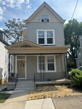 Building Photo - 421 Southview Ave
