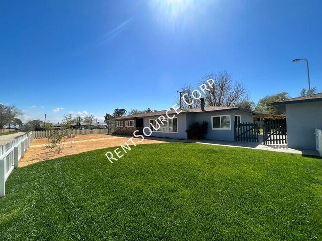 Foto del edificio - 3 Bedroom Single Story Home for Rent in Ro...