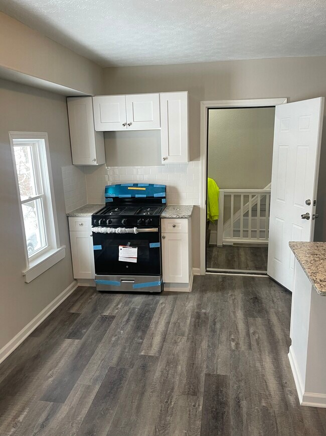 New stainless steel appliances - 25424 Highland Rd