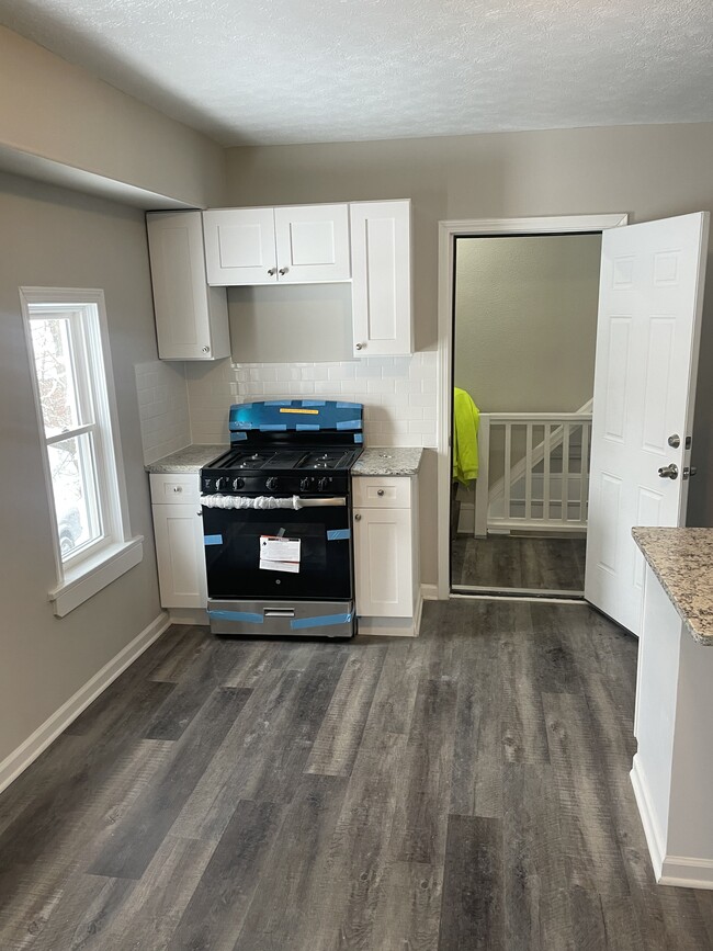 New stainless steel appliances - 25424 Highland Rd