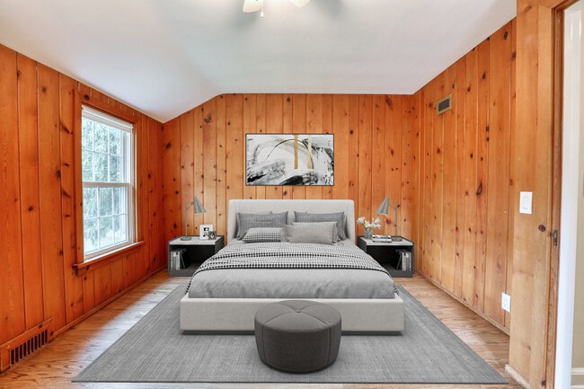 Building Photo - 645 Hi View Ct