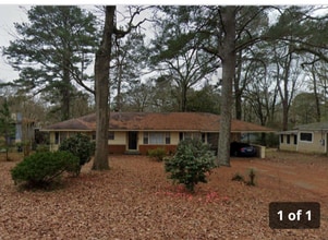 Building Photo - 245 Shady Cir