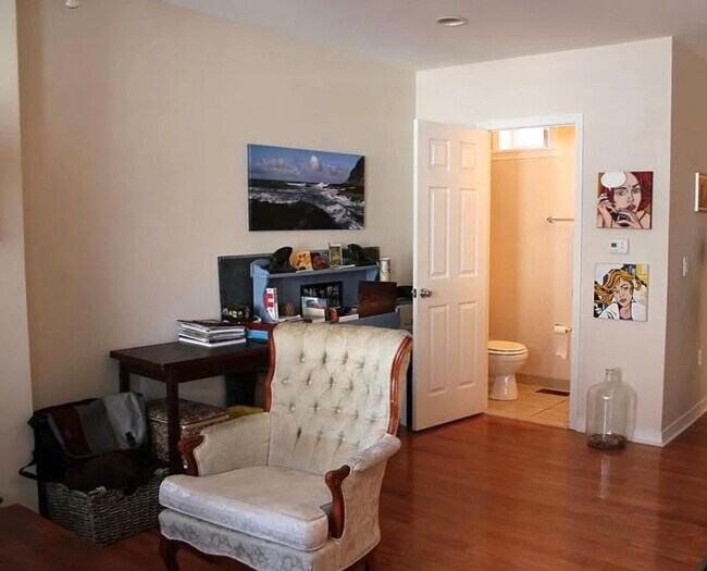 Foto del edificio - Gorgeous 2-Bedroom Townhome in the Heart o...