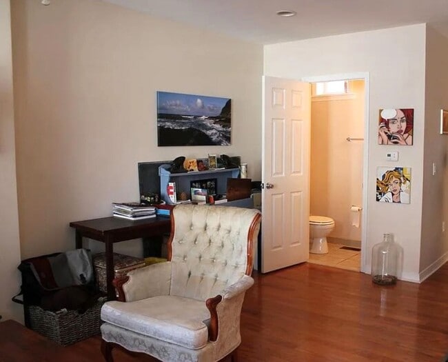 Building Photo - Gorgeous 2-Bedroom Townhome in the Heart of Olde Richmond! Available NOW!