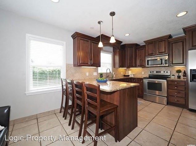 Building Photo - 4 br, 2 bath House - 2404 E Bernadine Drive