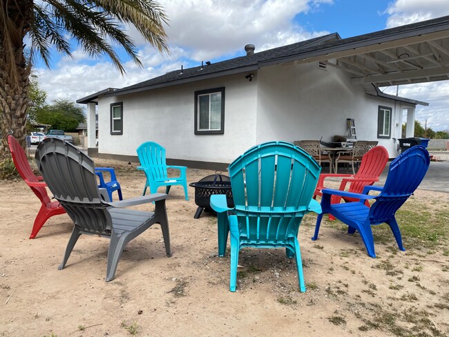 Photo - 1401 S 112th Dr House