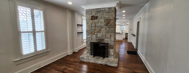Foto del edificio - 408 Deering Rd NW