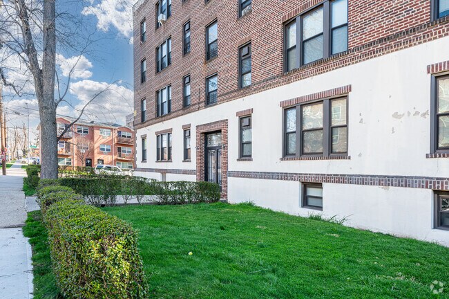 Building Photo - 160-04 Sanford Ave