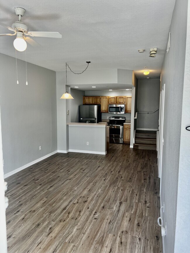 Building Photo - 4004 Venetian Bay Dr