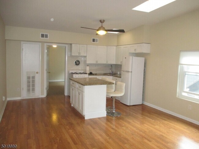 Building Photo - 15 Central Ave