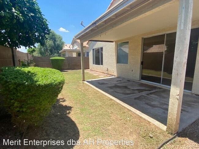 Building Photo - 4 br, 2 bath House - 3281 W ROSS DR