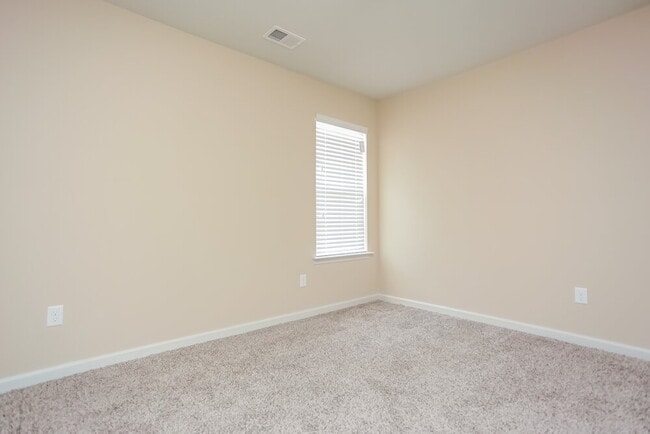 Building Photo - 2229 Lesterfield Pl