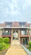 Building Photo - 1175 Valley Ln