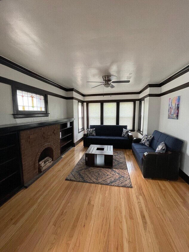 Foto principal - 1219 N Laramie Ave