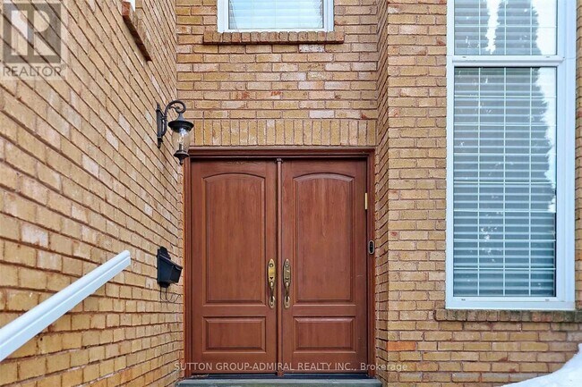 Building Photo - 45 Pinewood Dr