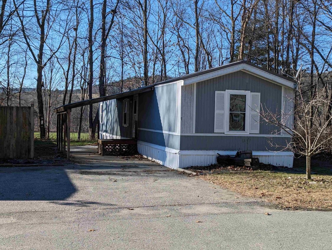 7 Lower Landing MHP, Charlestown, NH 03603 House Rental in