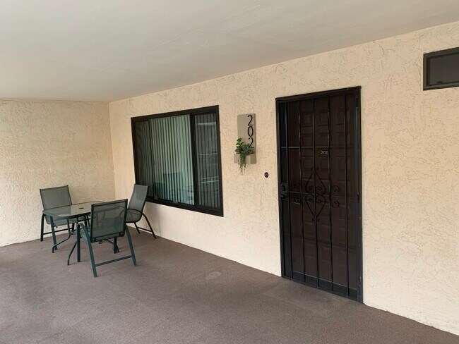 Building Photo - 350 N Lake Havasu Ave