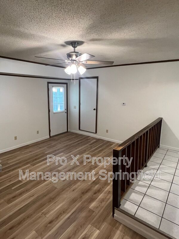 Building Photo - 2529 W Blackburn Dr