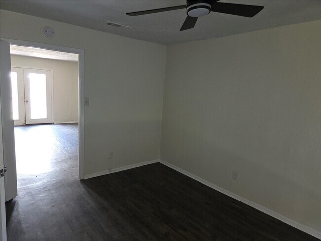 Foto del edificio - 6624 W Fuqua St