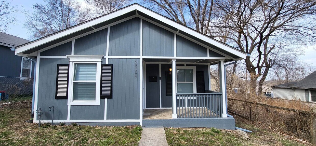 Foto principal - 8724 E Roberts St