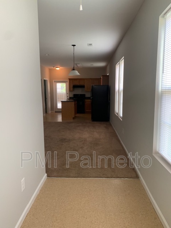 Building Photo - 115-117 Fairview Park Dr