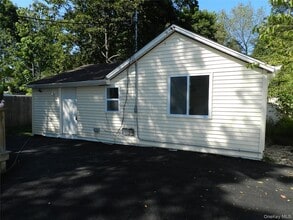 Building Photo - 75 Thorne St