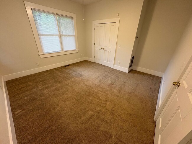 Building Photo - PRE-LEASING FOR AUGUST 2026!