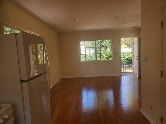 Living room looking at yard - 4430 Jasmine Ave