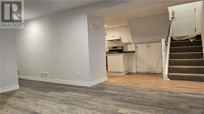 Building Photo - 77 Blackwood Crescent