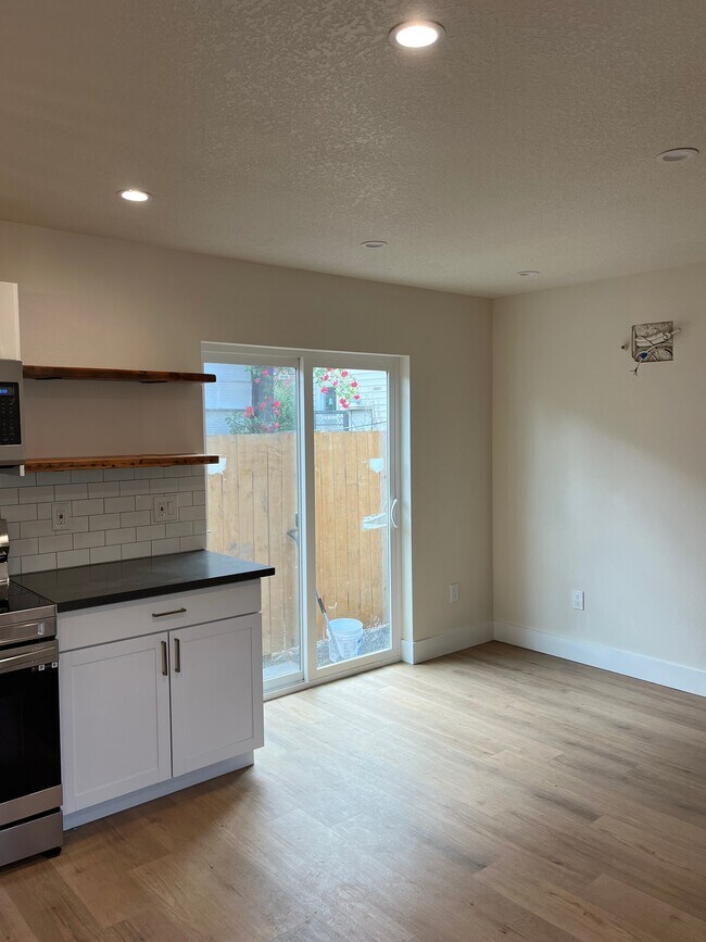Foto del edificio - 5735 NE 33rd Ave