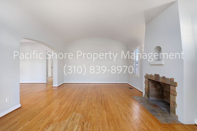 Building Photo - Charming 2br+2ba House with Backyard Retre...