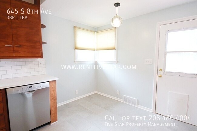 Foto del edificio - 645 S 8th Ave