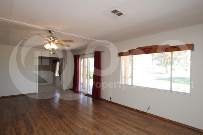 Building Photo - 8935 E Fairway Blvd