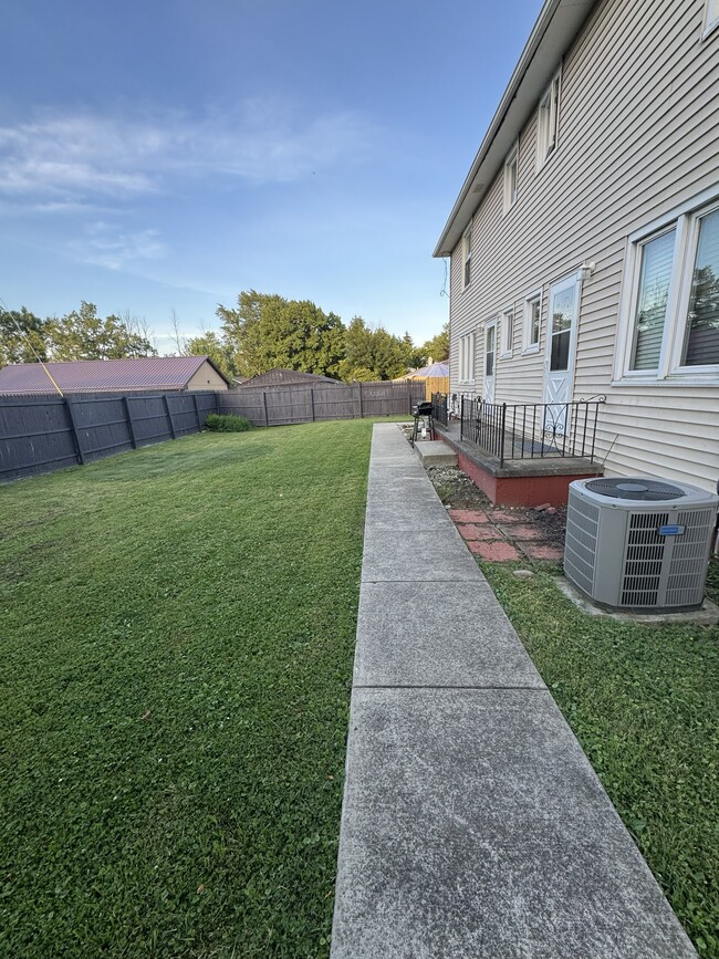 Building Photo - 3656 Sowles Rd