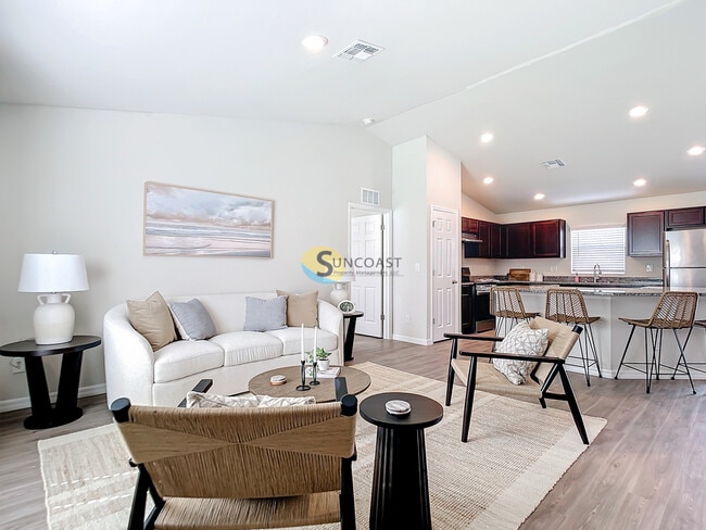 Building Photo - 6 Pine Cedar Dr