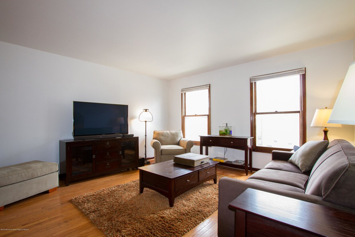 20 Pinckney Rd Unit A2, Red Bank, NJ 07701 Condo for Rent in Red Bank